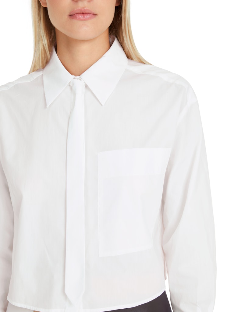 Bluse im cropped Schnitt