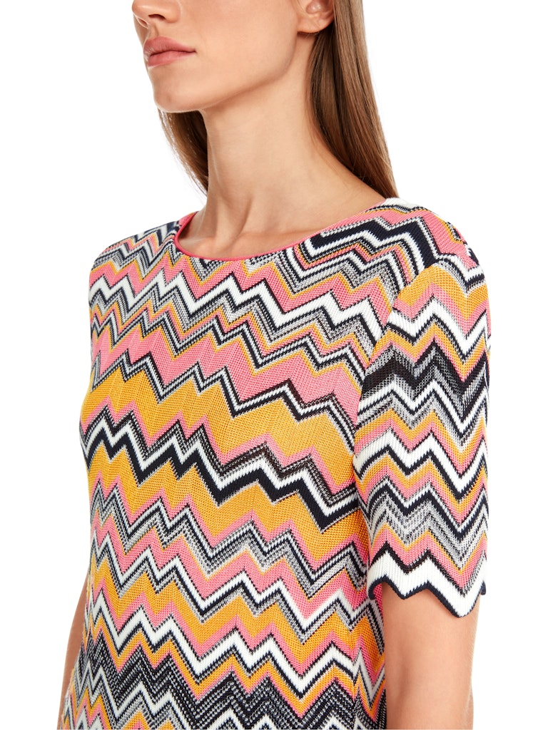 Pullover mit Zacken Knitted in Germany