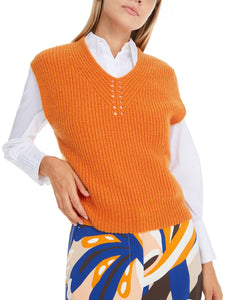 Pullunder Knitted in Germany