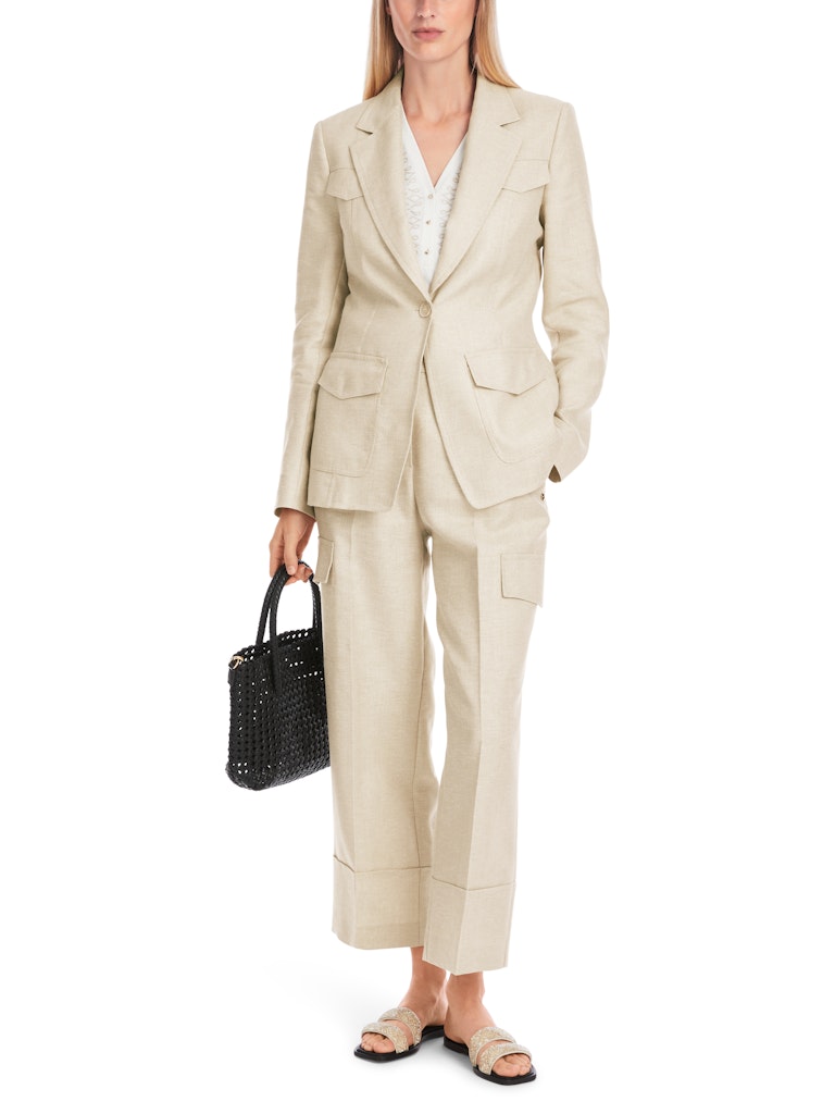 Körpernaher Blazer im Utility-Stil