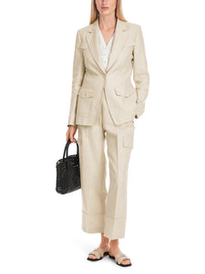 Körpernaher Blazer im Utility-Stil