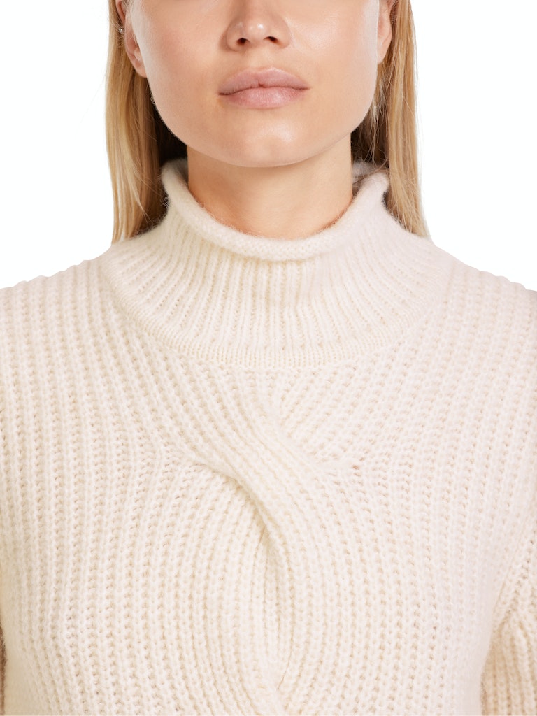 Zopfpulli Knitted in Germany