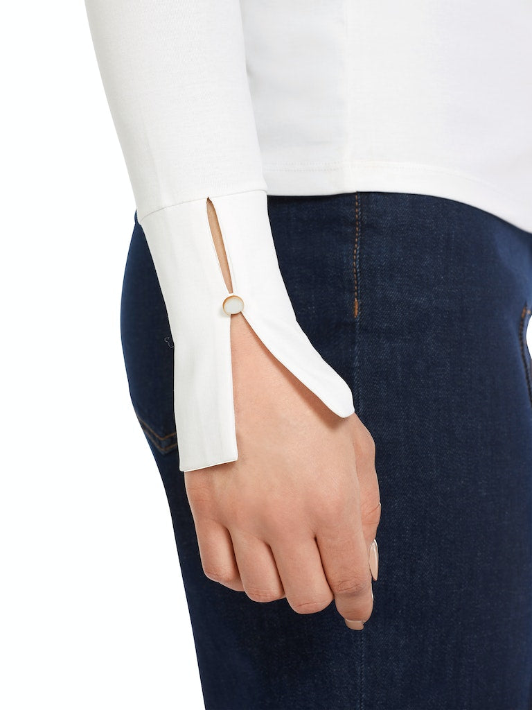 T-Shirt mit geschlitztem Rollkragen