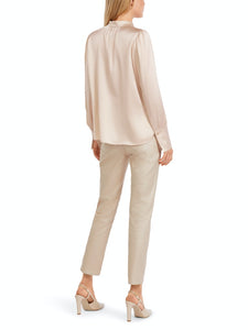 Elegante Seidenbluse mit Stehkragen