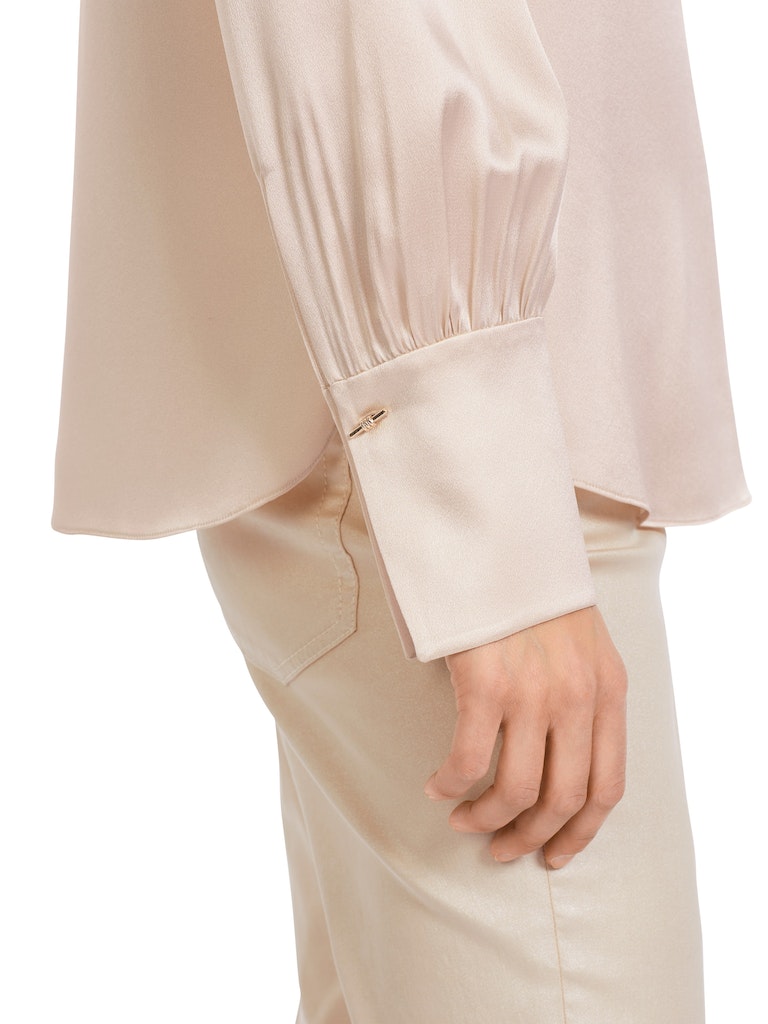 Elegante Seidenbluse mit Stehkragen