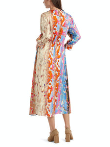 Farbenfrohes Seidenkleid