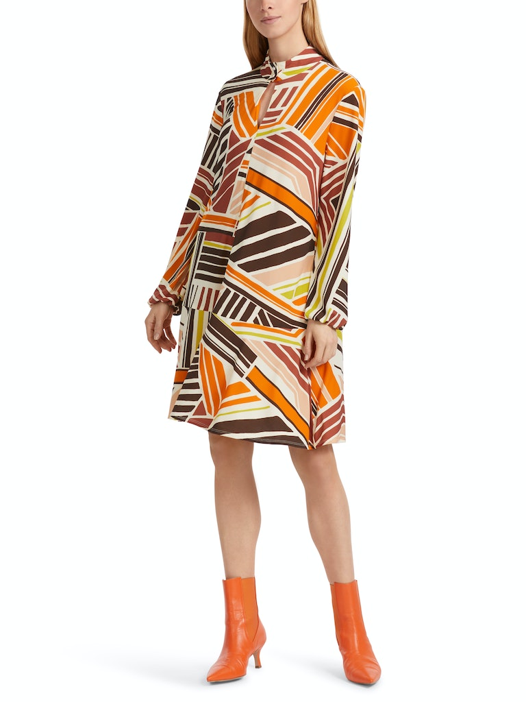Kleid im Streifen-Dessin