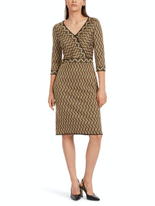 Kurzes Kleid in Deutschland gestrickt