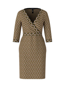 Kurzes Kleid in Deutschland gestrickt