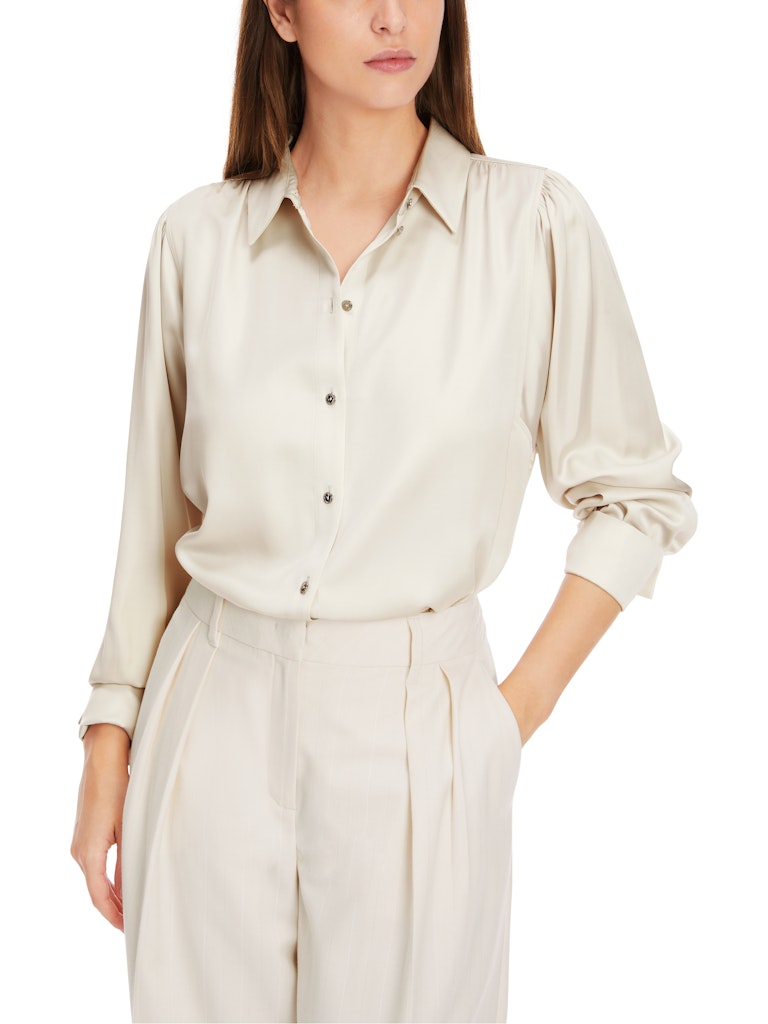 Feminine Hemdbluse mit Kimono-Ärmel