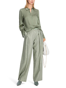 Feine Seidenbluse mit Kettenknopf