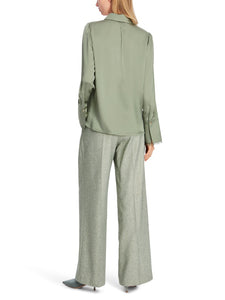 Feine Seidenbluse mit Kettenknopf