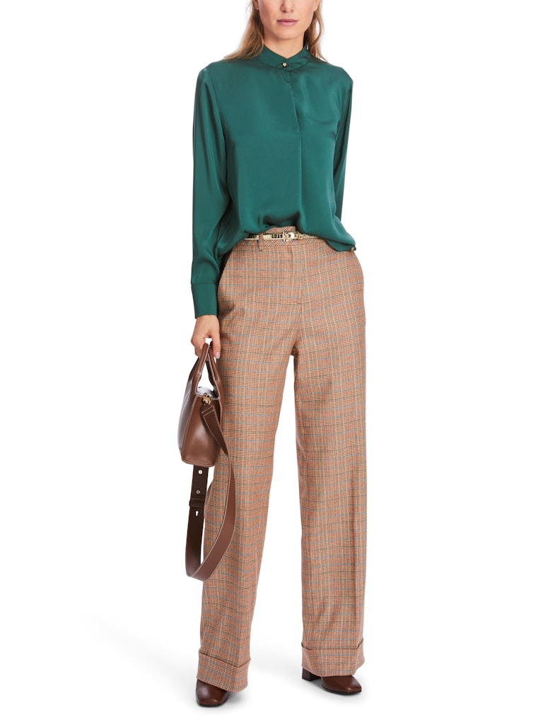 Bluse mit Stehkragen