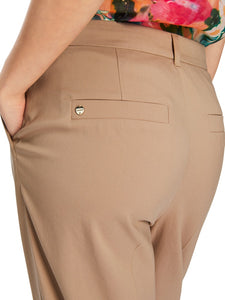 Feminines Modell FORDON