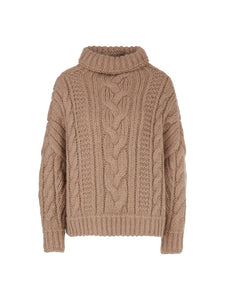 In Deutschland gestrickter Pullover