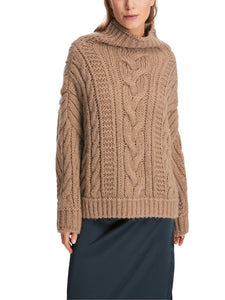 In Deutschland gestrickter Pullover
