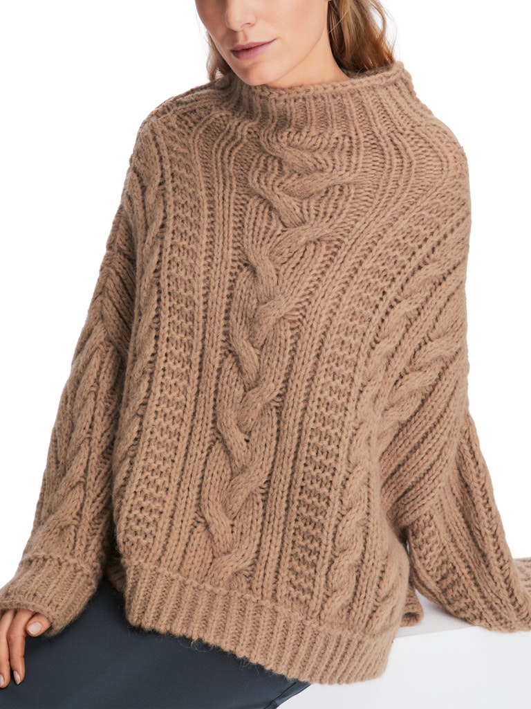 In Deutschland gestrickter Pullover