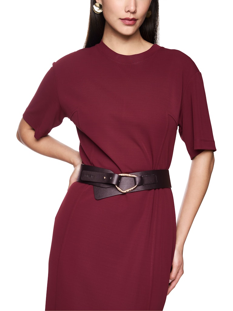 Sportlich-schickes Midi-Kleid mit Schlitz