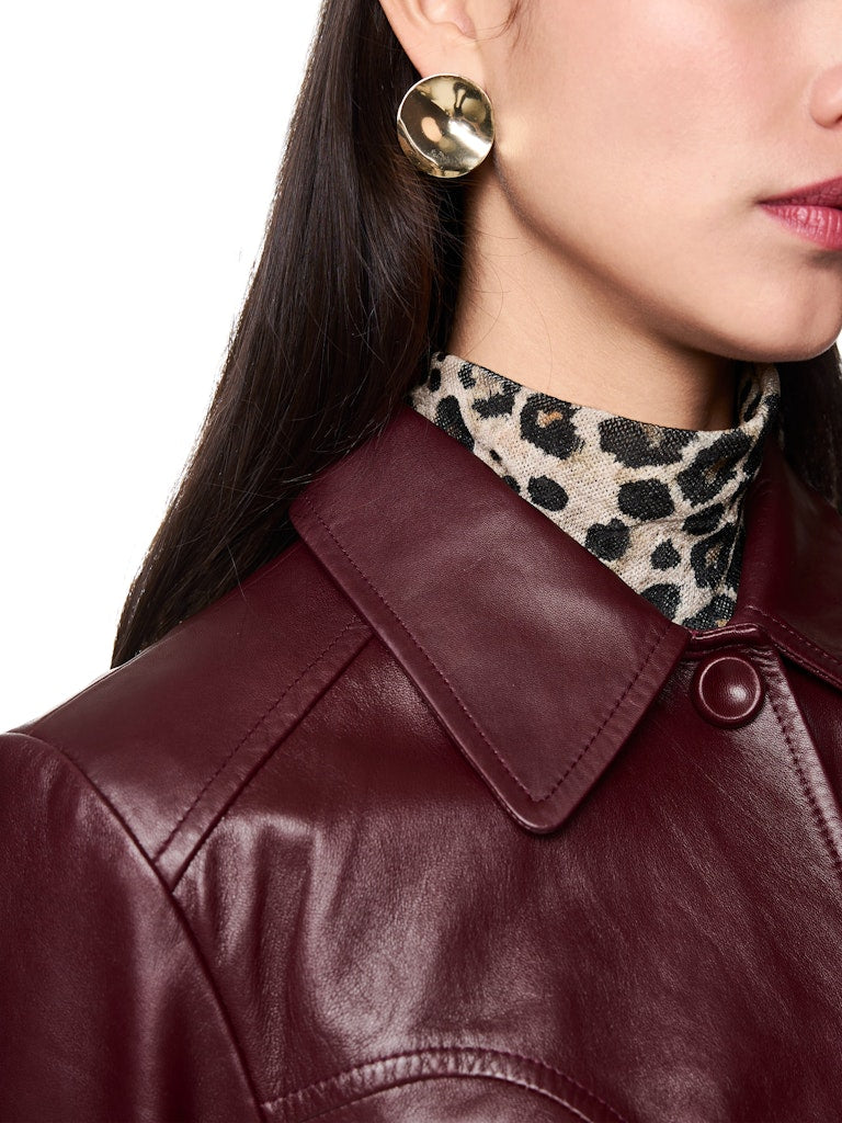 Kurze Lederjacke mit Kragen