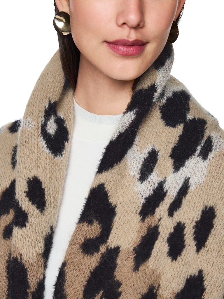 Leo Cardigan Knitted in Germany