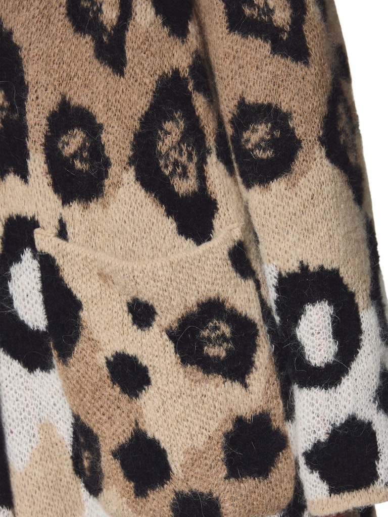 Leo Cardigan Knitted in Germany