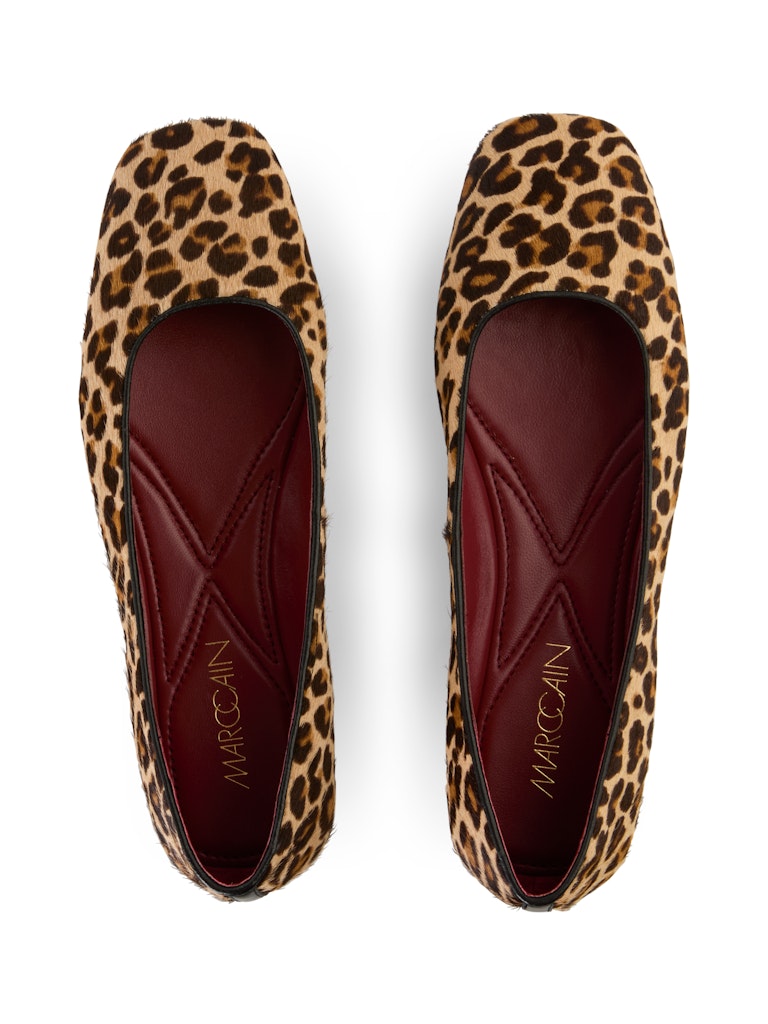 Leo-Ballerina mit Ponyfell