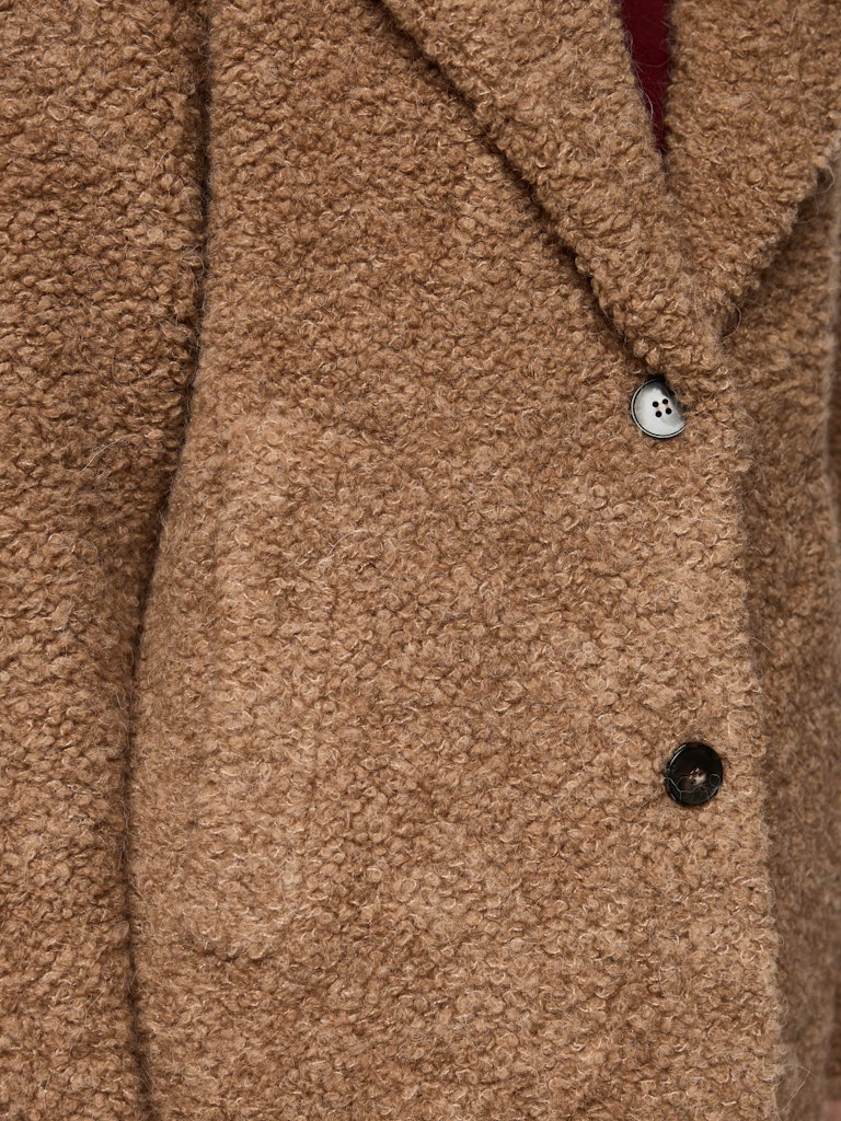 Bouclé-Kurzmantel Knitted in Germany