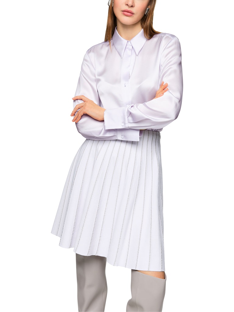 Glänzende Seidenbluse