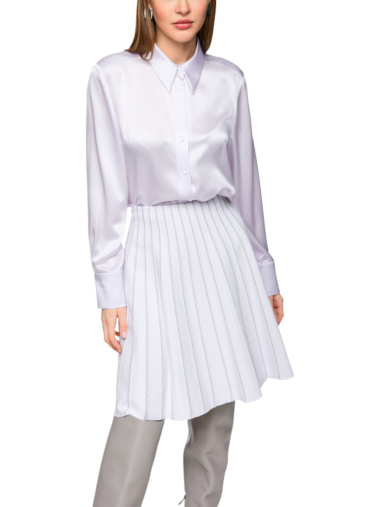 Glänzende Seidenbluse