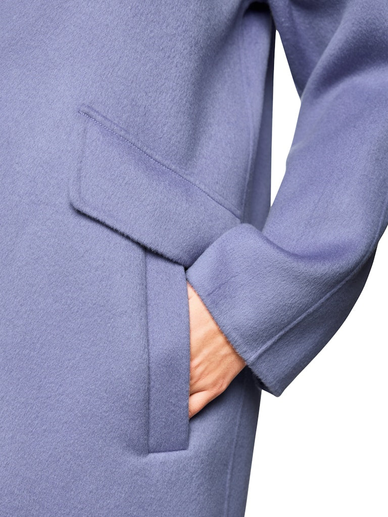 Mantel aus weicher Wolle