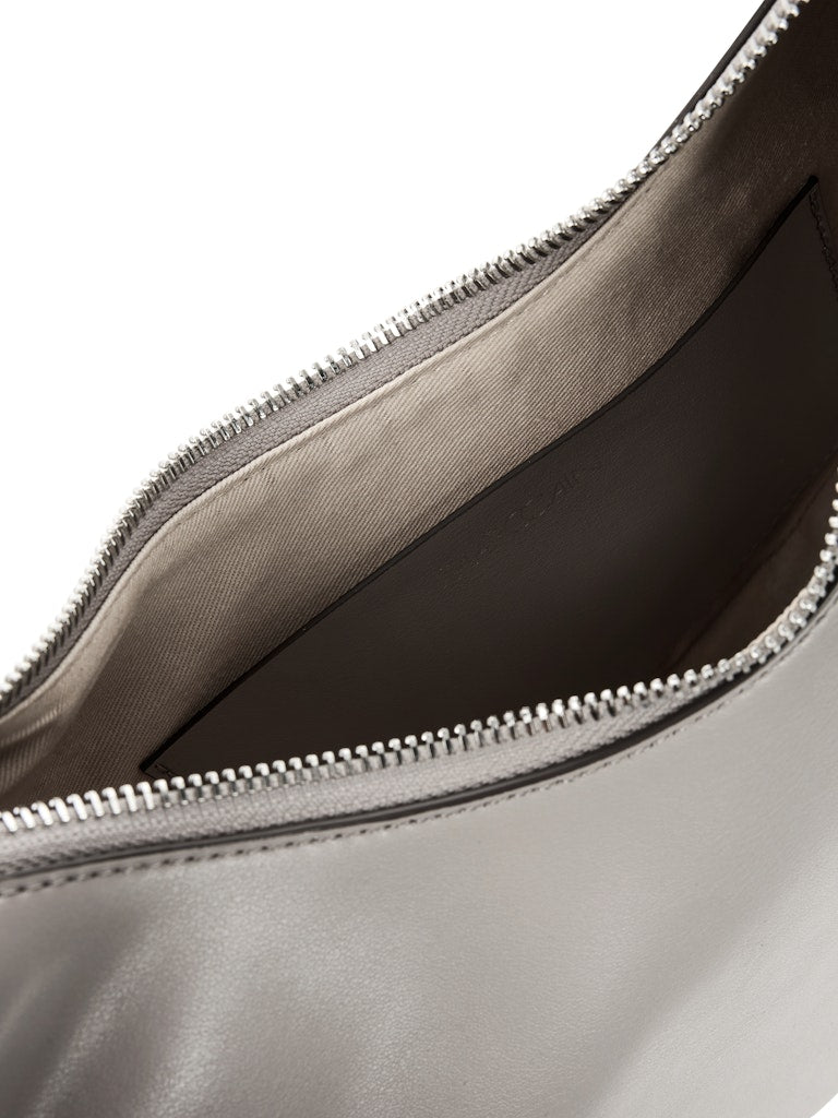 Schultertasche mit dekorativen Fransen