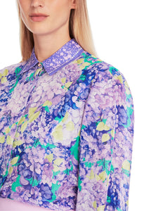 Körpernahe Bluse mit Blumenprint