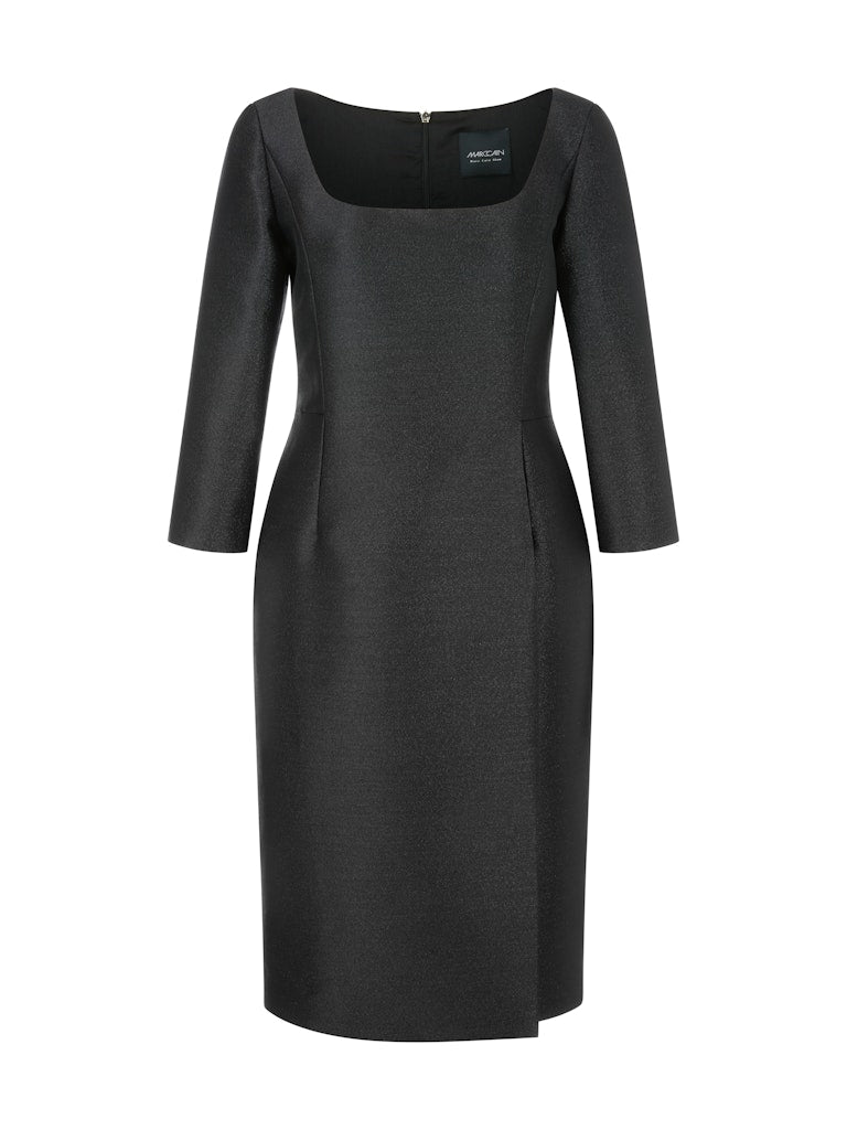 Kleid im schimmernden Metallic-Glanz