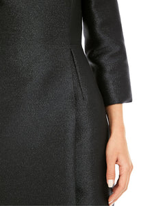 Kleid im schimmernden Metallic-Glanz