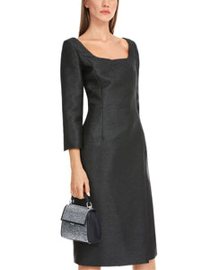 Kleid im schimmernden Metallic-Glanz