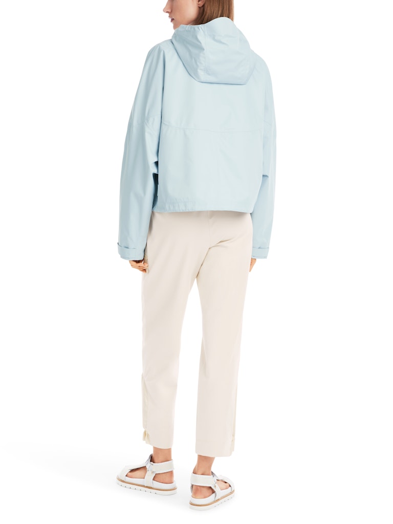 Sommerliche Regenjacke