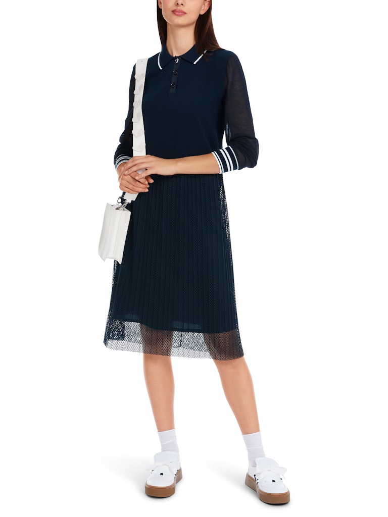 Kleid in Materialmix Knitted in Germany