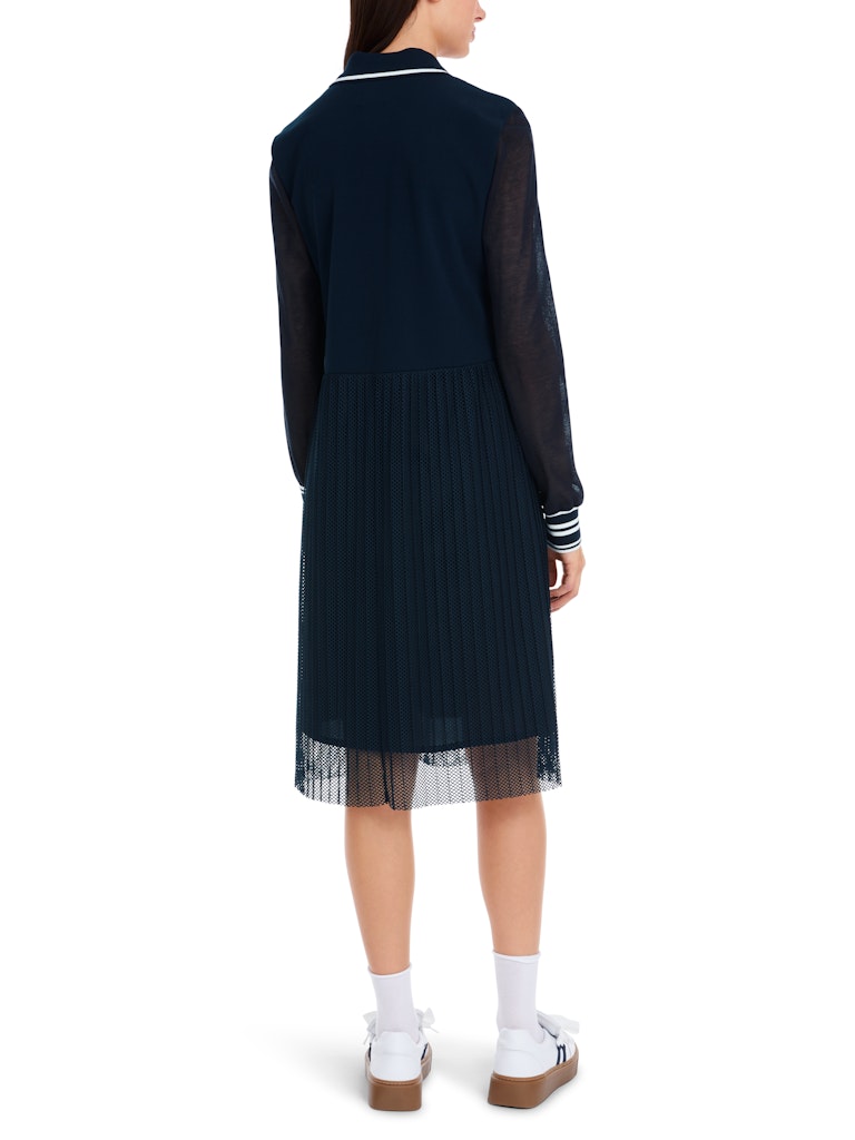 Kleid in Materialmix Knitted in Germany