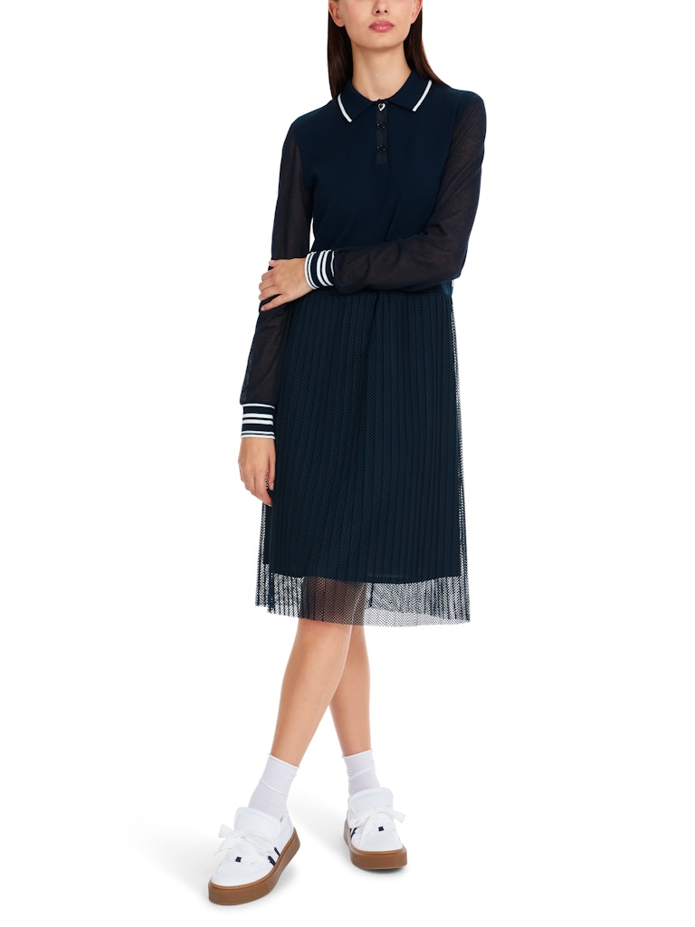Kleid in Materialmix Knitted in Germany
