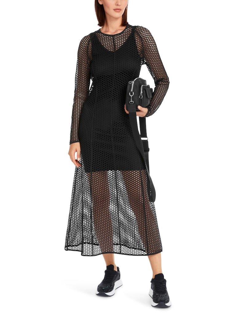 Langes Kleid in Netz
