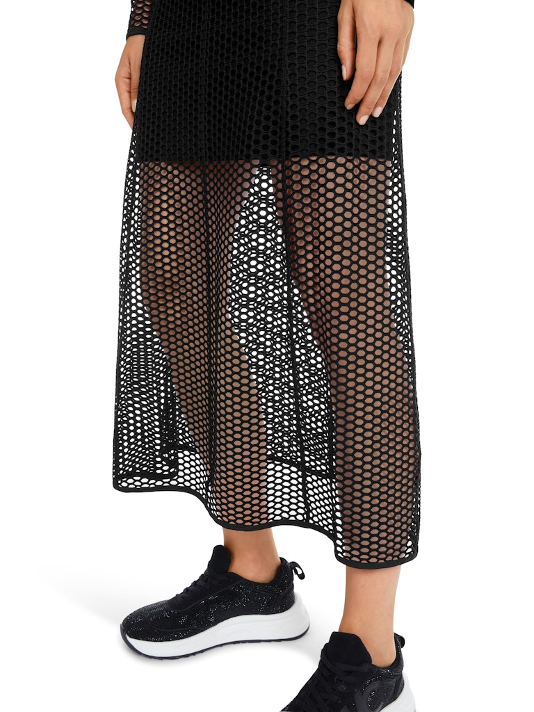 Langes Kleid in Netz