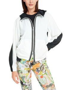 Sportive Jacke mit Kapuze und Zipp