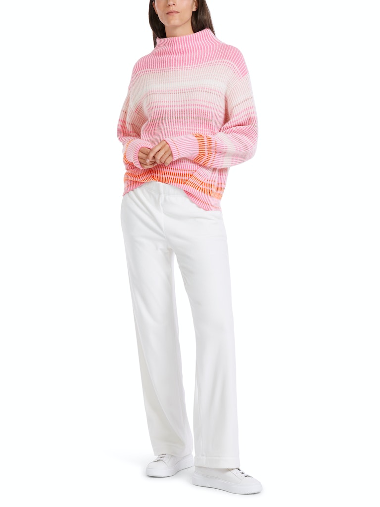 Stehkragenpulli Knitted in Germany