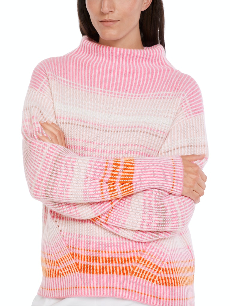 Stehkragenpulli Knitted in Germany