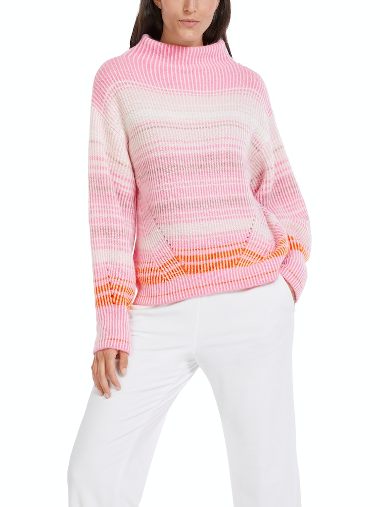 Stehkragenpulli Knitted in Germany