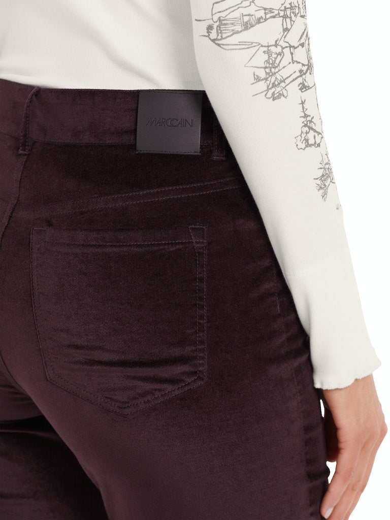 Hose SILEA mit kleinen Seitenschlitzen