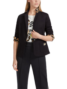 Kurzer taillierter Blazer