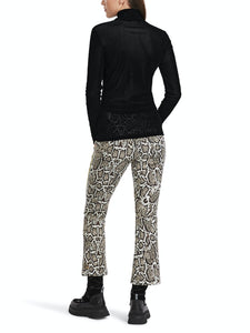 Figurnahes T-Shirt