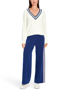 Pullover mit Zopfmuster