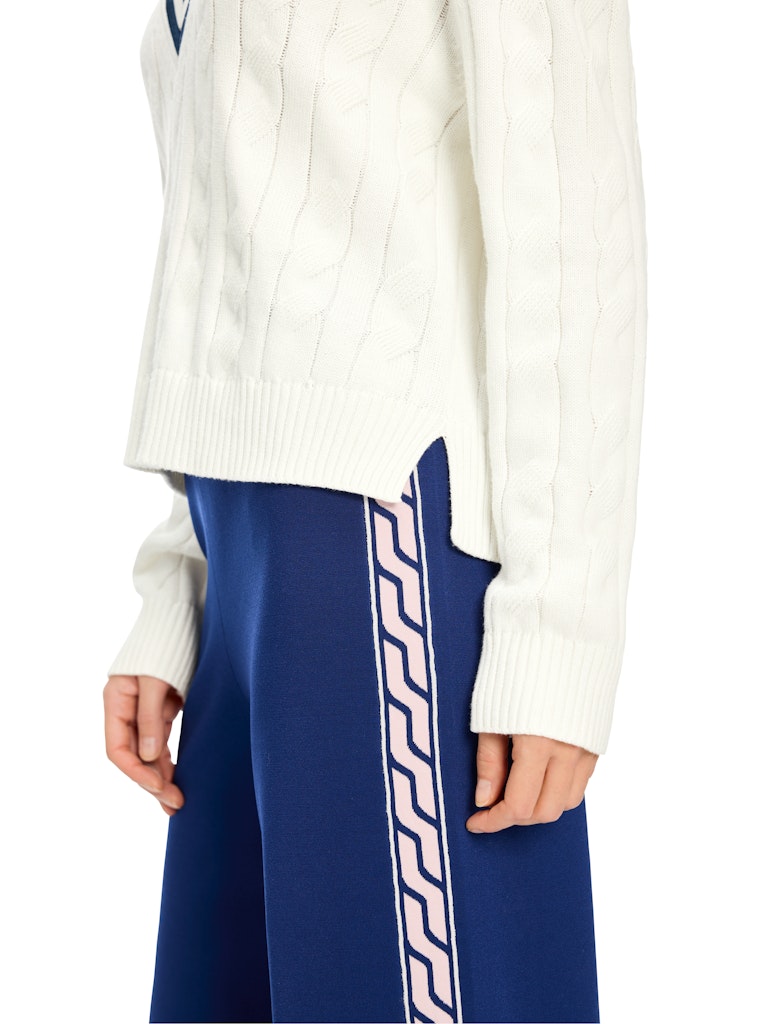 Pullover mit Zopfmuster